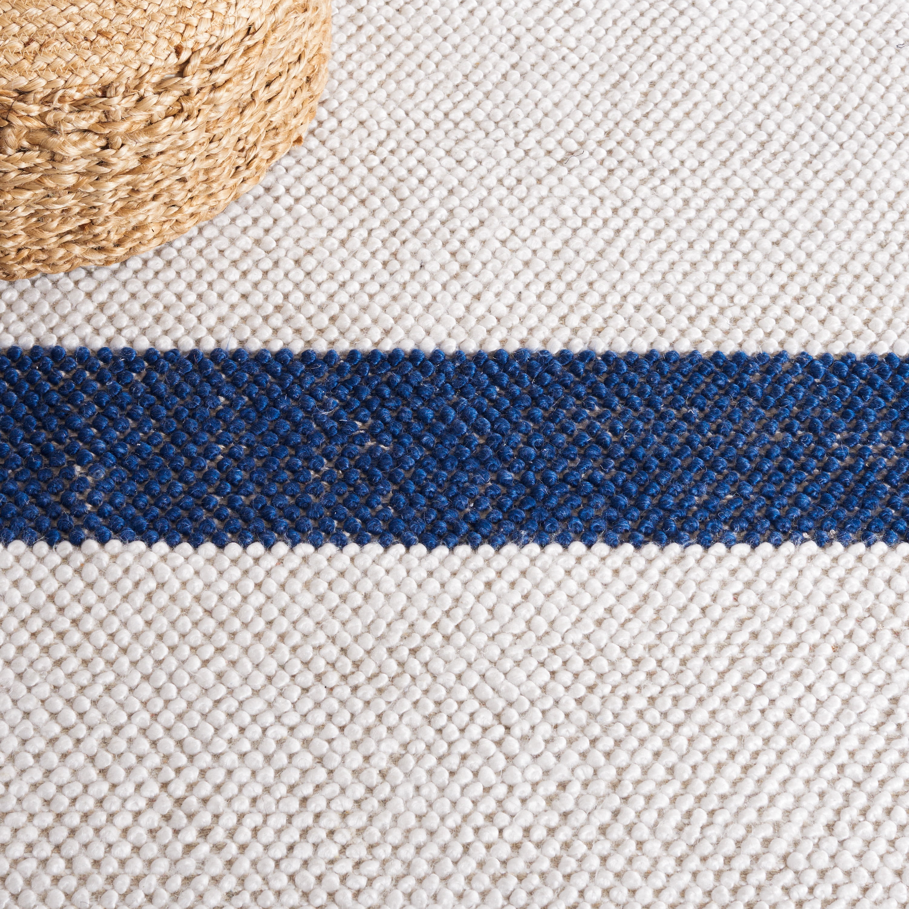SAFAVIEH Natura Marina Striped Wool Area Rug, Ivory/Navy, 5' x 8'