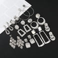 thumbnail image 4 of Pendientes con clip para la oreja de aleación galvanizada con diseño geométrico exagerado de tendencia de moda de joyería europea y americana para mujer, 4 of 6