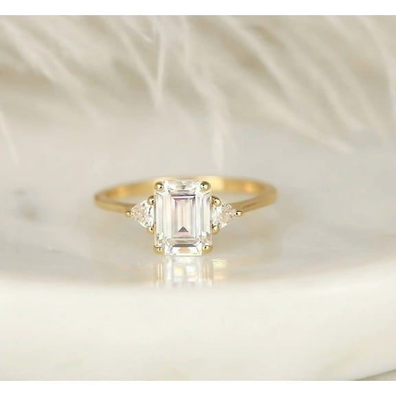 vylahjewellery Gold Engagement Band Engagement Ring 14K White Gold Wedding Ring Emerald Cut Moissanite Diamond Ring Women’s Three Stone Wedding Ring Classic Solitaire Promise Ring