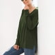 thumbnail image 4 of Suéter de punto de manga larga con escote en V y aberturas laterales - Top informal verde OD para mujer, talla M, 4 of 7