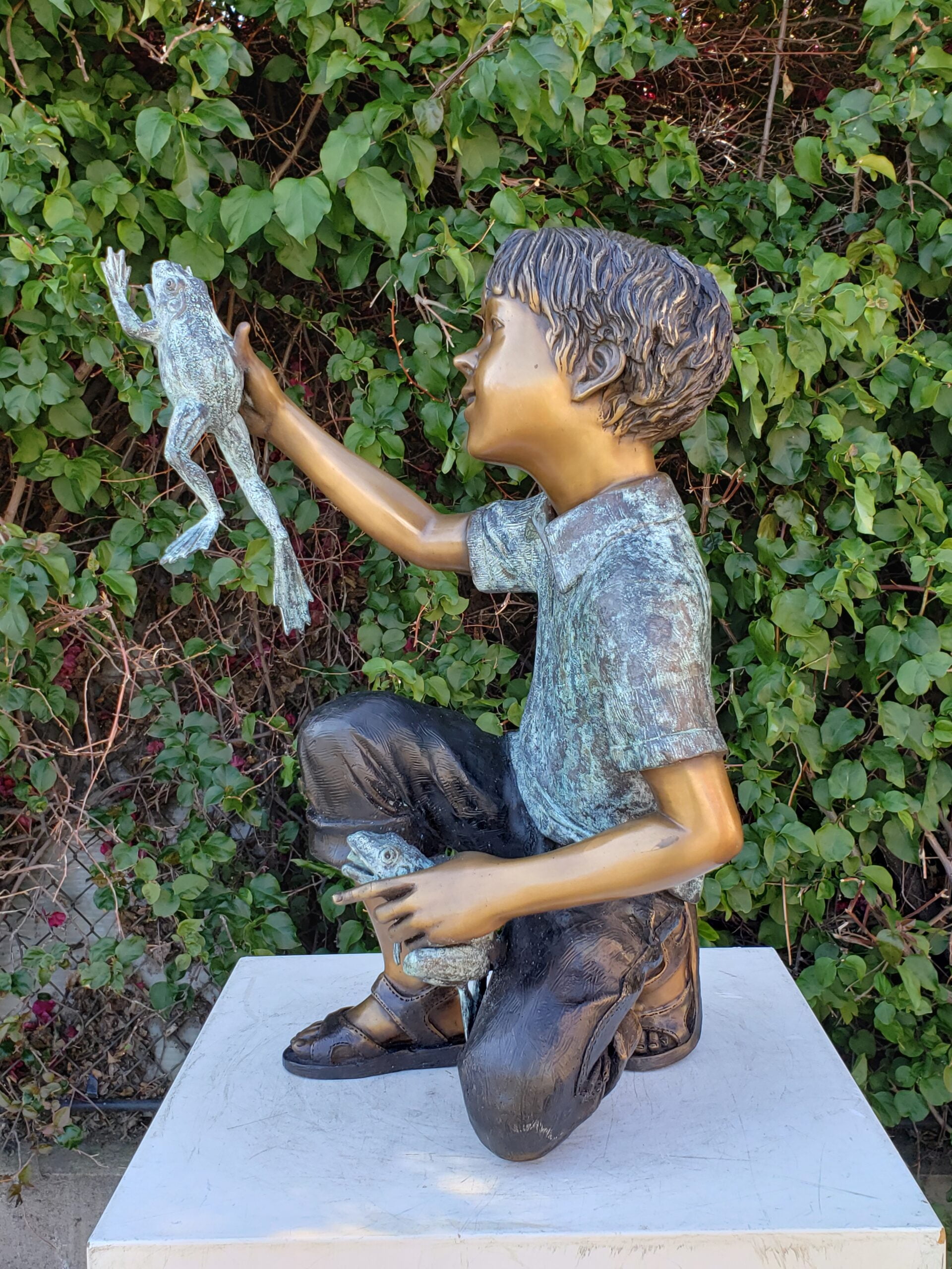 Nifao Little Boy Playing with Two Frogs Outdoor Fountain Statue, Bronze Garden Water Feature Sculpture for Patio & Yard – Garden Outdoor Decor Sculpture, 18"L x 16"W x 25"H