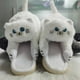 thumbnail image 4 of Zapatillas de gato abrazo de peluche para mujer y hombre, toboganes de invierno para el hogar, zapatos de suelo Kawaii, zapatillas peludas, mulas blancas para niña, 4 of 5