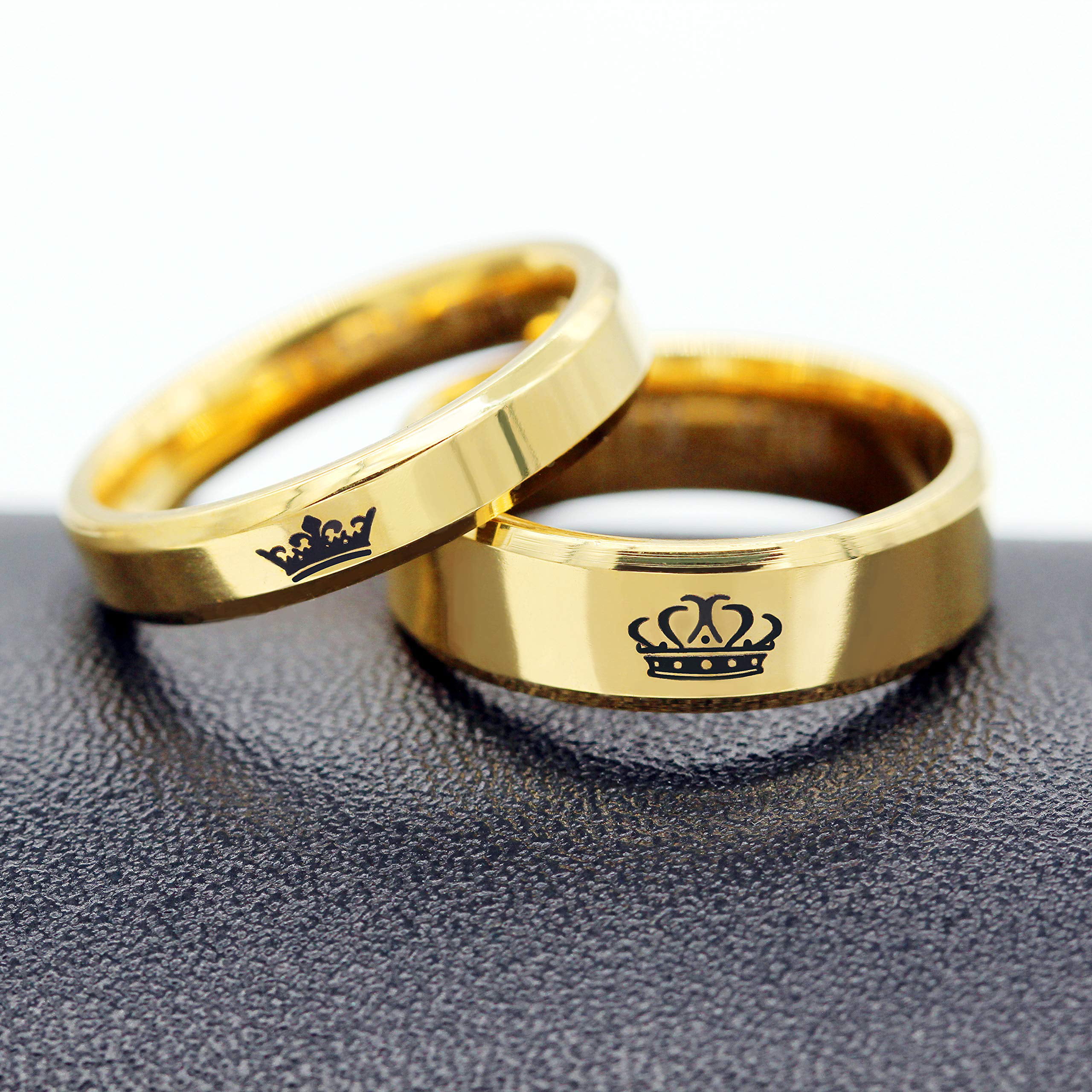 Mens Round Diamond King Ring 10K Yellow Gold
