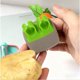 thumbnail image 4 of Pelador de dedos de acero inoxidable con mango ergonómico para frutas y verduras, ideal para patatas, pepinos y zanahorias. Pastilla de cocina ergonómica con agarre cómodo para cocinar en casa,, 4 of 6