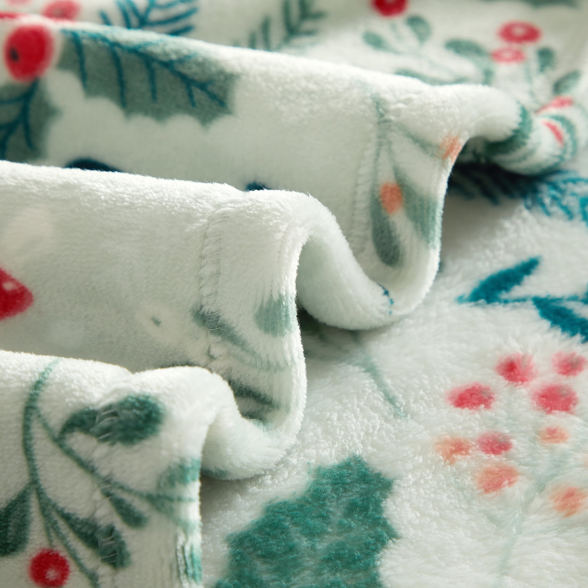 Holiday Time 50"x60" Blue Holly Plush Throw, All Ages