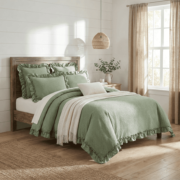 Ruffled Waffle Weave 3-Piece Quilt Bedspread Set, Soft Lightweight Bedding Coverlet with Pillow Shams, Available in Queen/King, White/Beige/Blue/Green