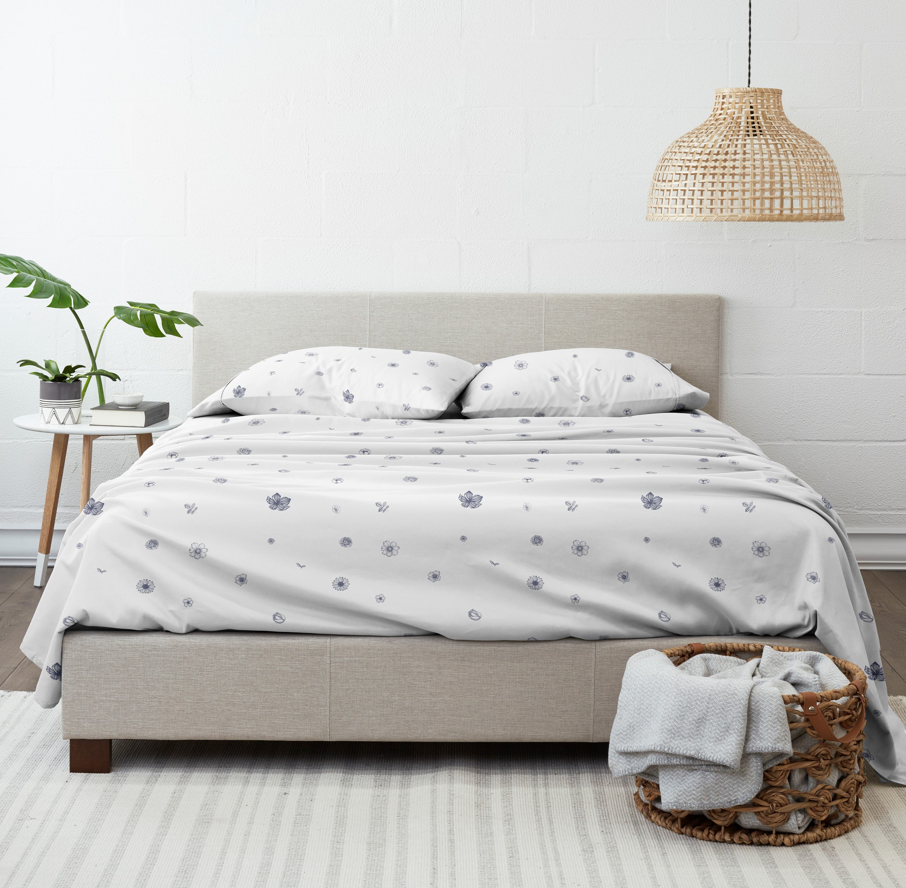 Noble Linens 3 Piece Pattern Microfiber Bed Sheets Set, Navy Indigo Flowers, Twin