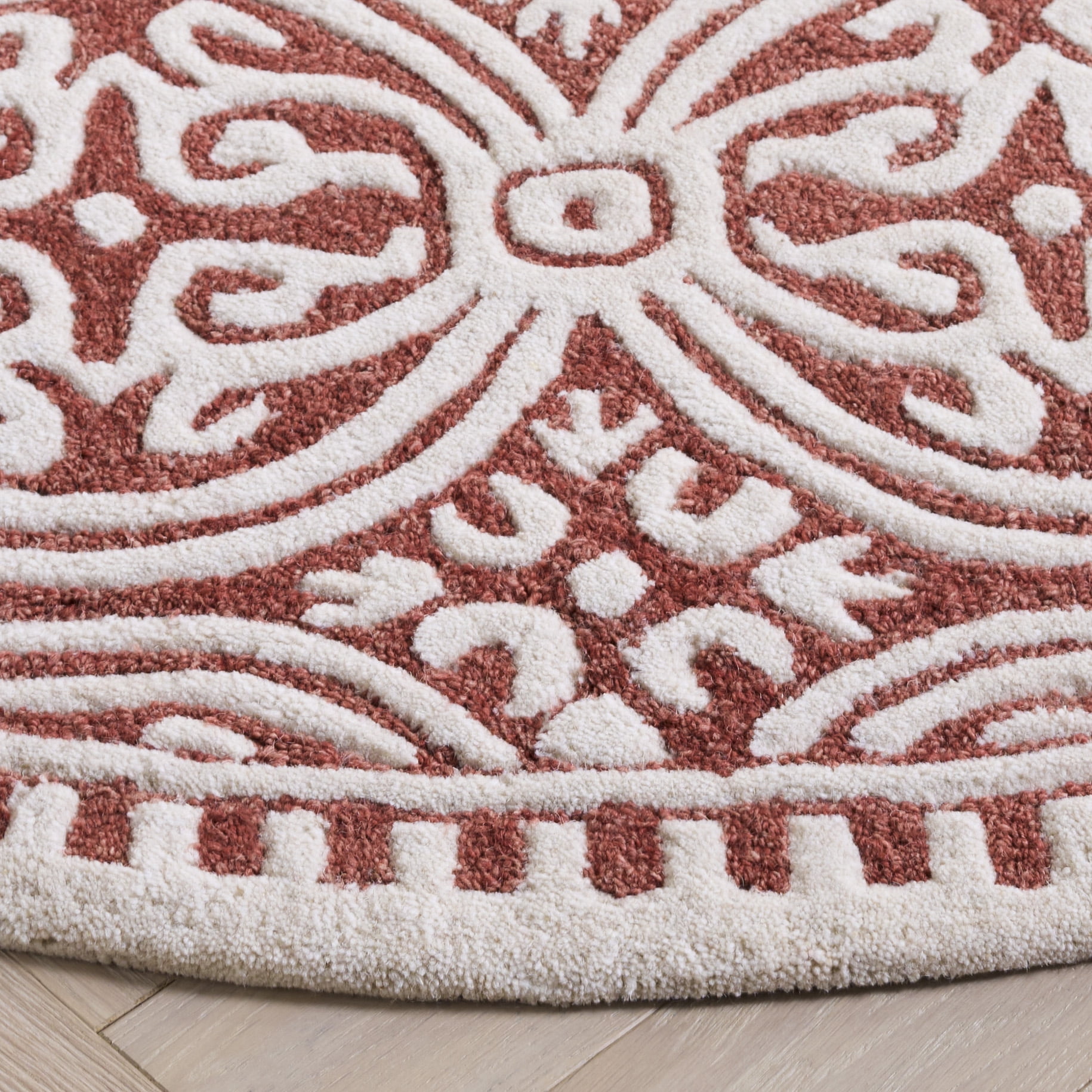 Safavieh Cambridge Leslie Geometric Wool Area Rug, Ivory/Red, 6' x 6' Round