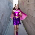 thumbnail image 2 of Vestido de superhéroe con capa y cuervo de Costume Great Pretenders, 2 of 7
