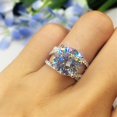 thumbnail image 1 of Anillo de mujer con cruz de circonita de cuatro garras clásico europeo y americano, anillo romántico para el día de San Valentín, 1 of 5
