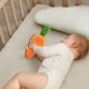 thumbnail image 3 of Juguete de zanahoria grande para perros con chirrido y sonidos crujientes | Almohada suave de 75 cm para masticar y aliviar el estrés | Peluche interactivo para perros y gatos | Juguete de tira y, 3 of 4