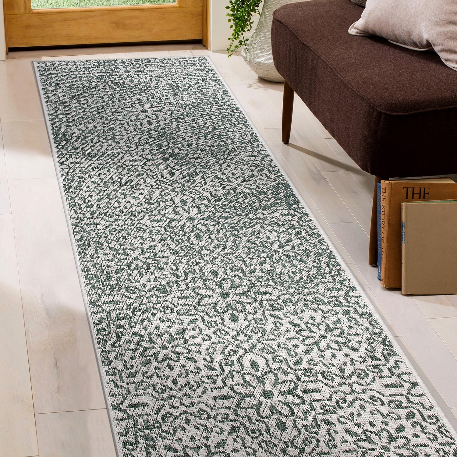 World Rug Gallery Contemporary Flowers Weather Resistant Reversible Indoor/Outdoor Area Rug - Green 2'x7'