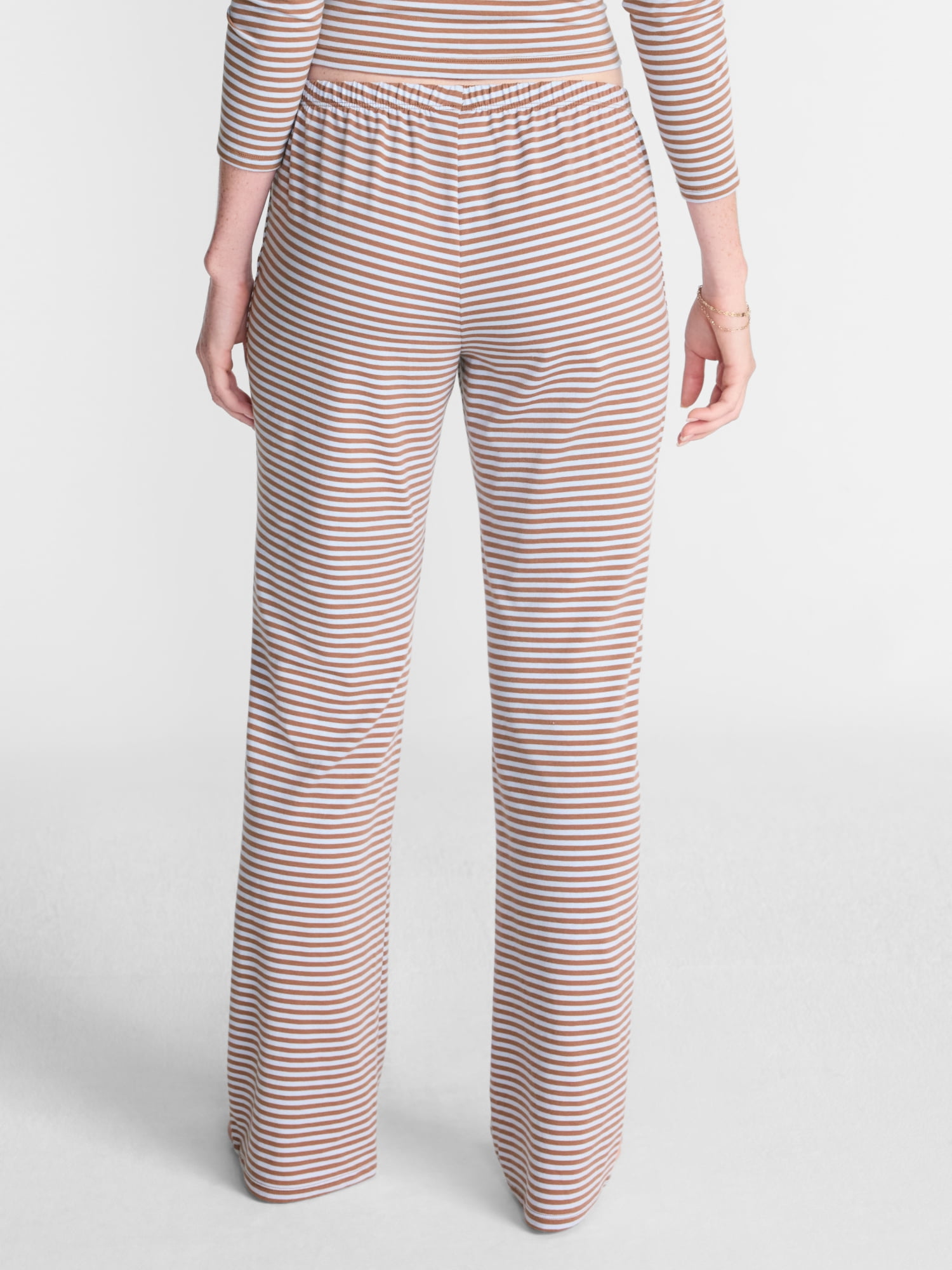 No Boundaries Cloud Core Low Rise Sleep Pants, 31” Inseam, Women's XXS-3X