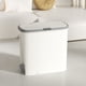 thumbnail image 4 of Bote de basura con tapa abatible y prensa para uso doméstico: ahorra espacio en la cocina, el comedor, el baño y espacios estrechos. Práctico bote de basura con abrazadera., 4 of 9