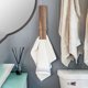 thumbnail image 3 of Toallero Gigante de Madera para Baño, Accesorio para Colgar Toallas, Pinza Gigante para Ropa, Toallero Grande, Divertido, 30 cm, 3 of 5