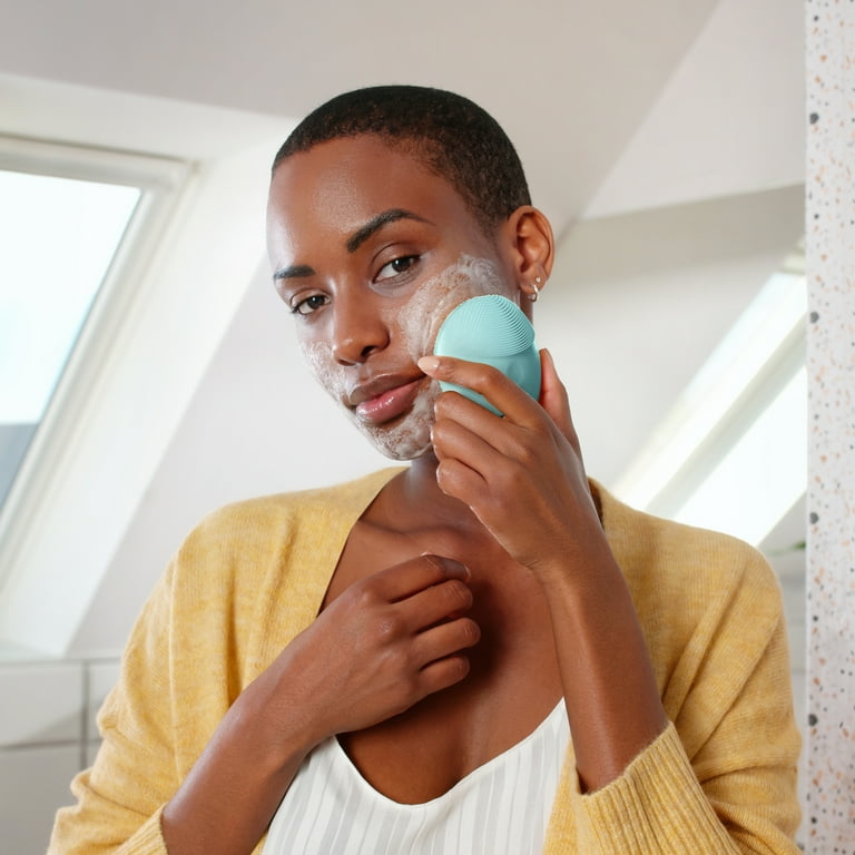 FOREO, LUNA MINI 3 Cleansing Facial Brush, Mint, Compact