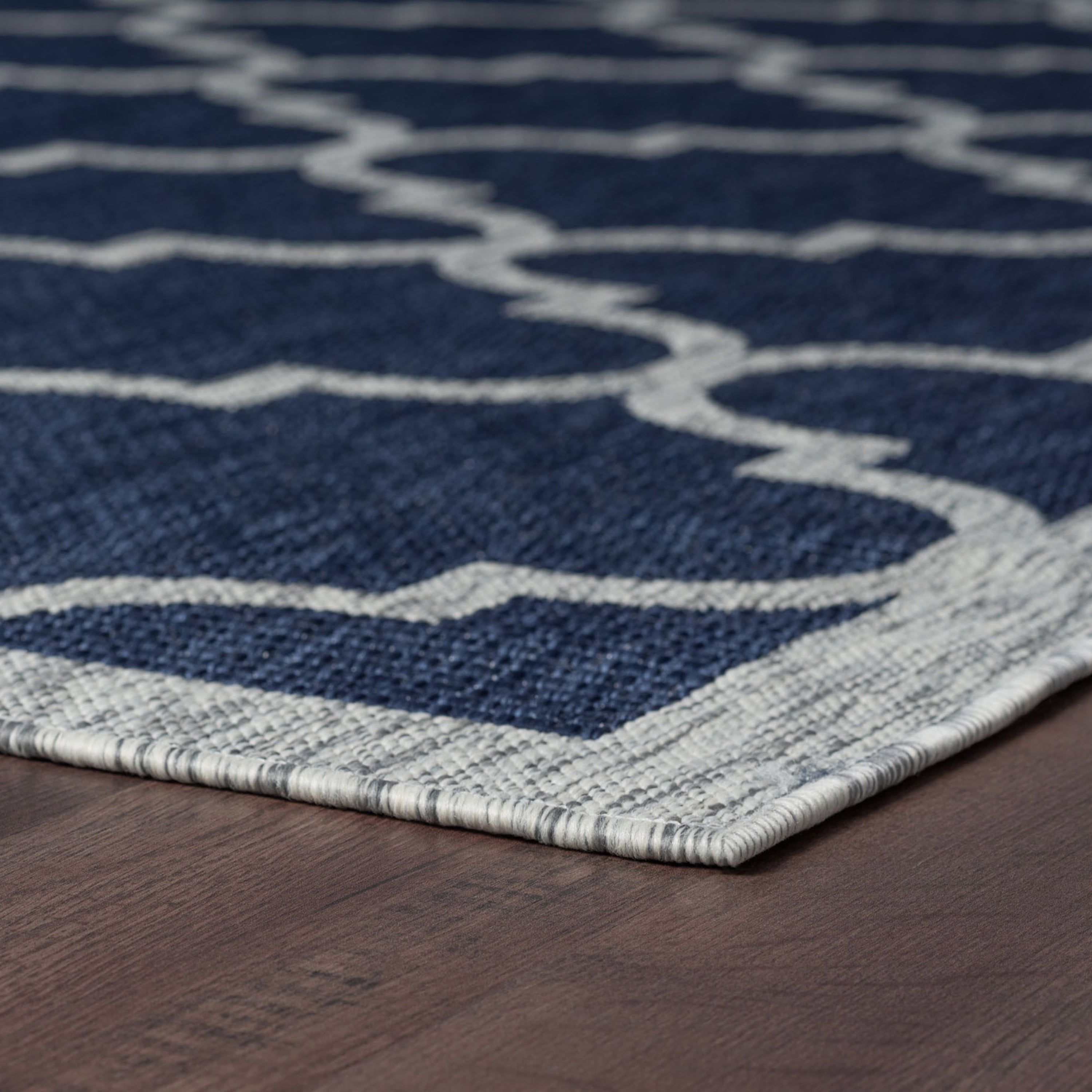 Veranda Contemporary 5' x 7' Navy and Light Gray Polypropylene Outdoor Area Rug