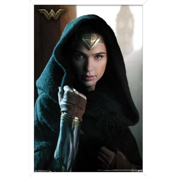 DC Comics Movie - Wonder Woman - Cloak Wall Poster, 14.725