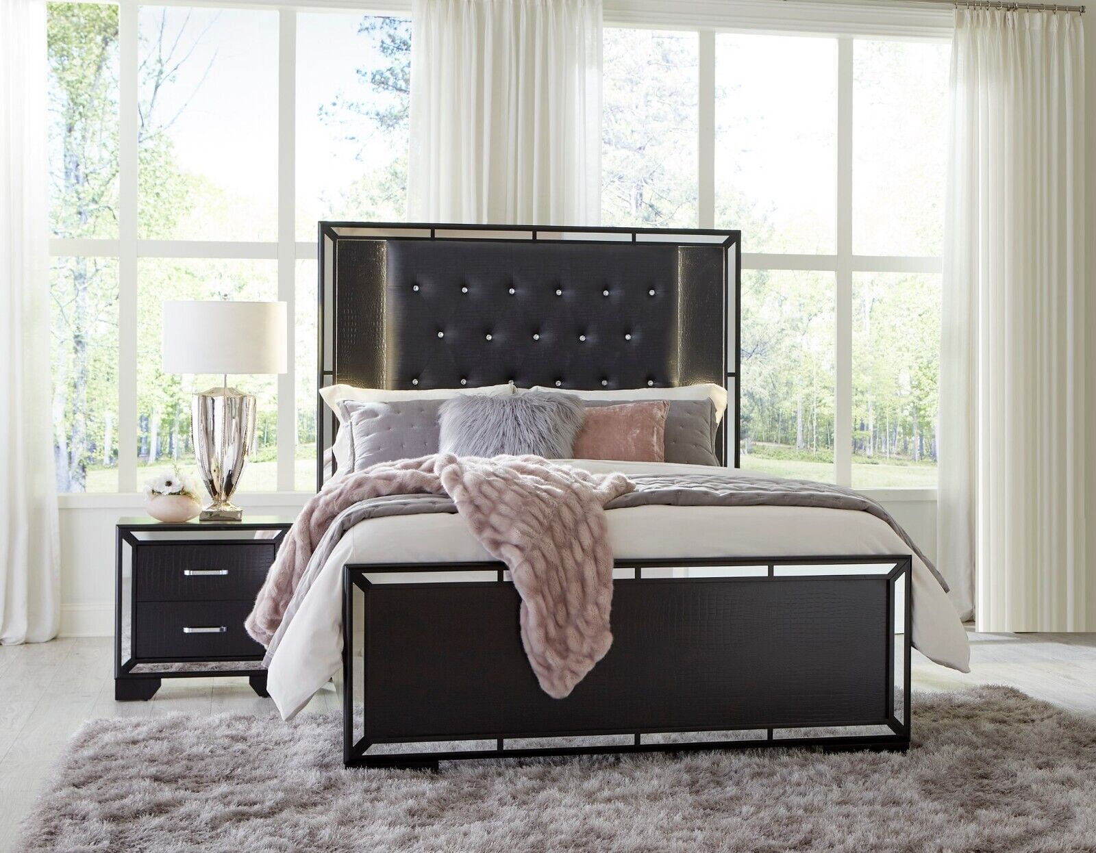 Bedroom Glamorous Style Black Queen Size Bed w LED Headbaord Button