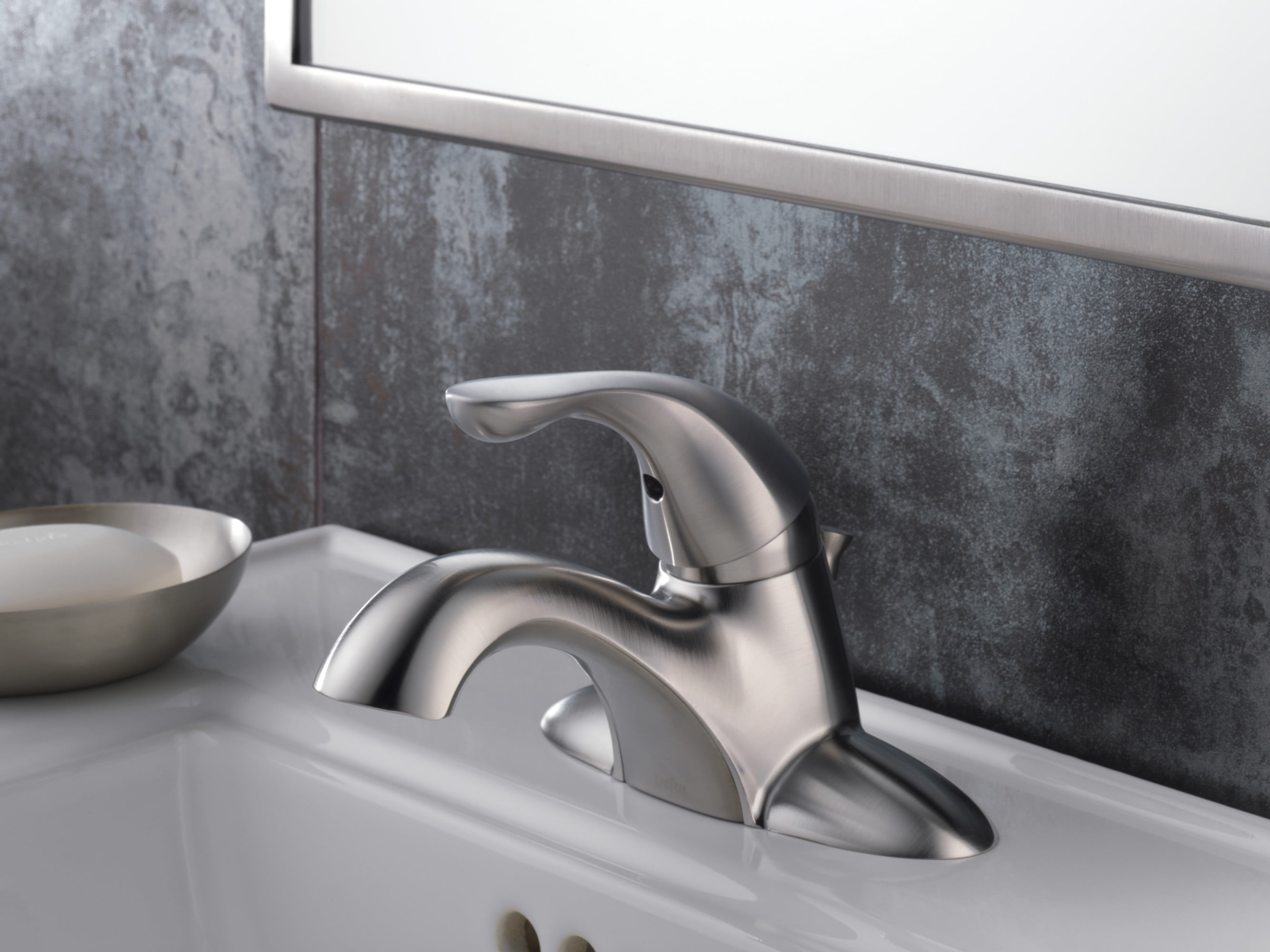 Delta Classic Single Handle Centerset Bathroom Faucet in Chrome 520-PPU-DST