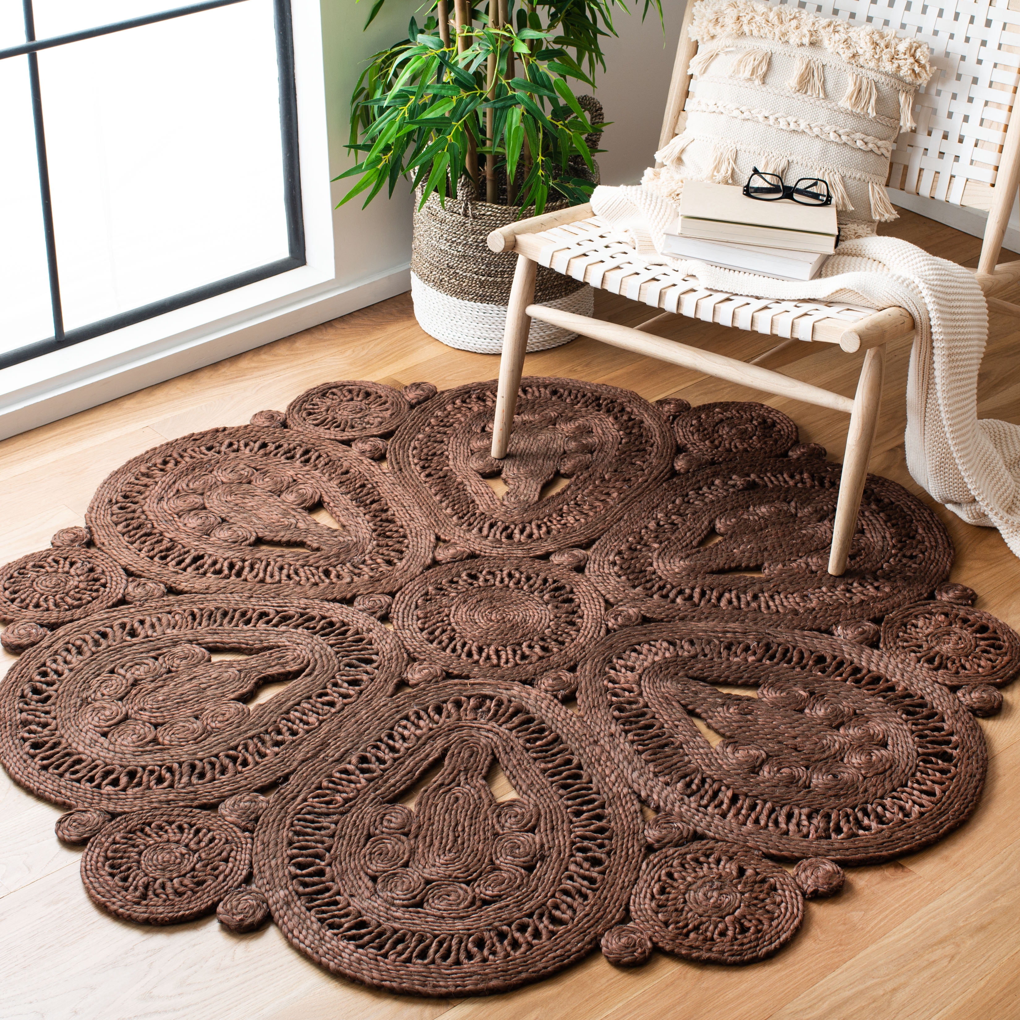 SAFAVIEH Natural Fiber Stamen Solid Area Rug, Brown, 6' x 6' Round