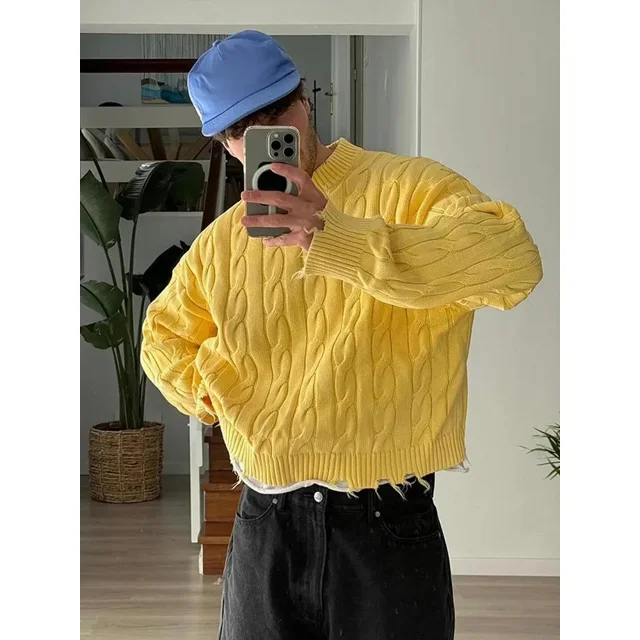 fashion solid fleece turtleneck sweater for male casual loose long sleeve knitted pullover 2024 autumn thicken warm men's jumper Azul suéter para hombre, modelo viste suéter amarillo de punto grueso con cuello tortuga doblado, corte holgado de manga larga, textura trenzada y puños acanalados en ambiente interior minimalista.