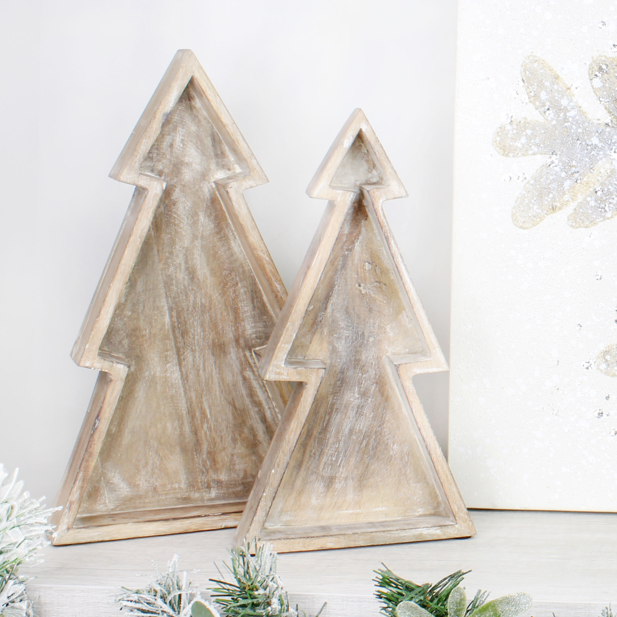 AuldHome Design Wooden Christmas Tree Trays (Nested Set of 2, Natural), Distressed Rustic Farmhouse Style Holiday Christmas Serving Decorative Platters