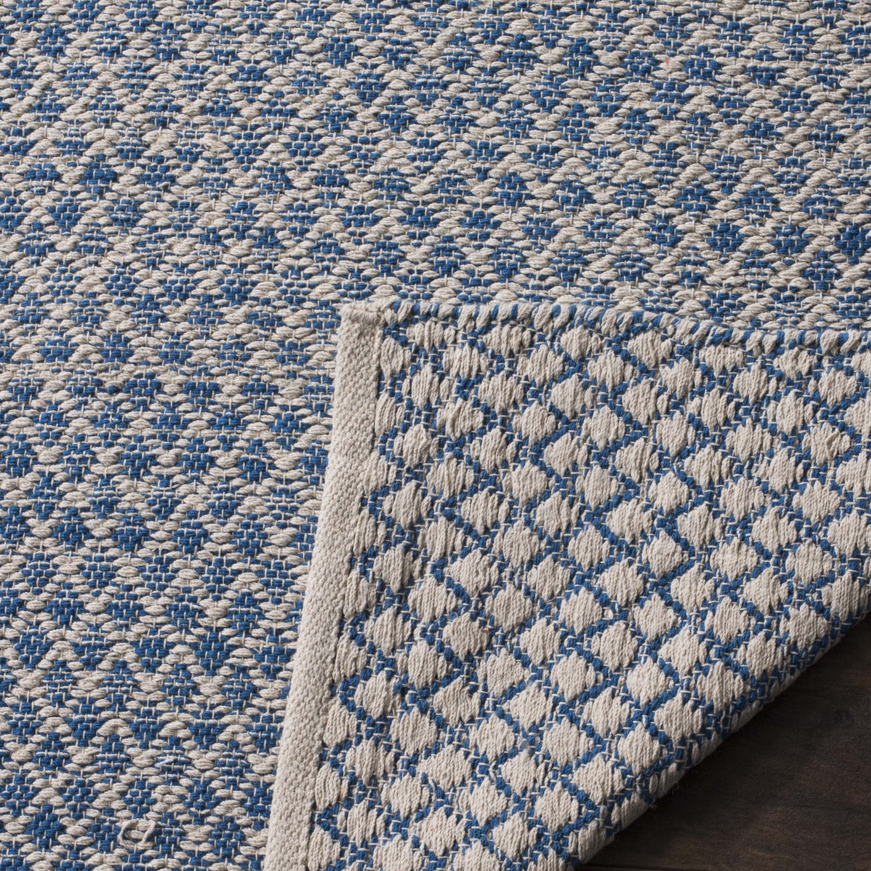 SAFAVIEH Montauk Vaughn Geometric Cotton Area Rug, Blue/Ivory, 8' x 8' Round