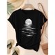 thumbnail image 1 of Camiseta Casual de Manga Corta con Estampado de Luna Ascendente, Cuello Redondo, Estilo Verano, Tallas S-XXL para Mujer, 1 of 6