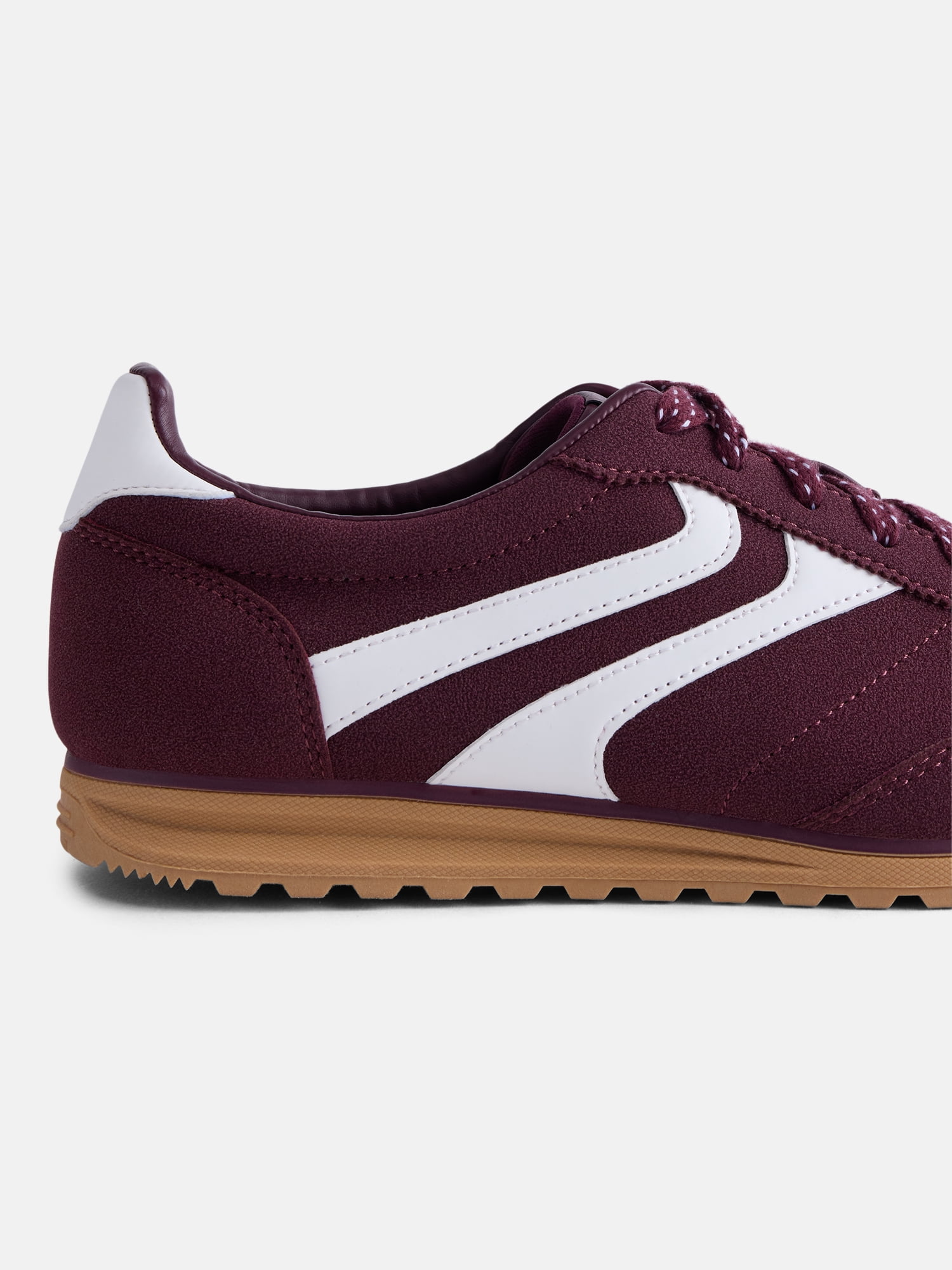 No Boundaries Women's Faux Leather and Suede Retro Inspired Lace Up Sneakers