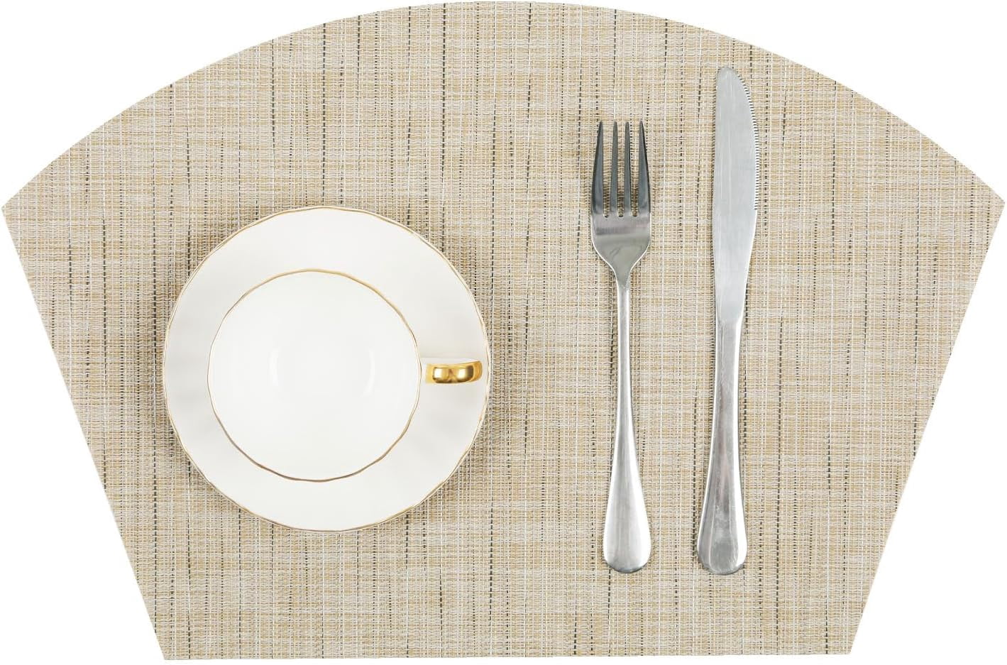 Round Table Placemats Set of 4 Wedge Shape Placemat Woven Vinyl Place Mats Heat Resistant Wipe Clean Dining Table Mats Home Table Decor (4, Tan)
