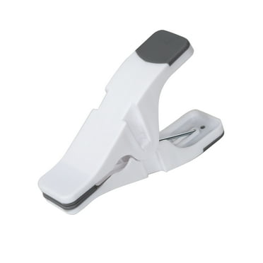 Mainstays Plastic Jumbo Laundry Clothes Pins, White, 18 Count