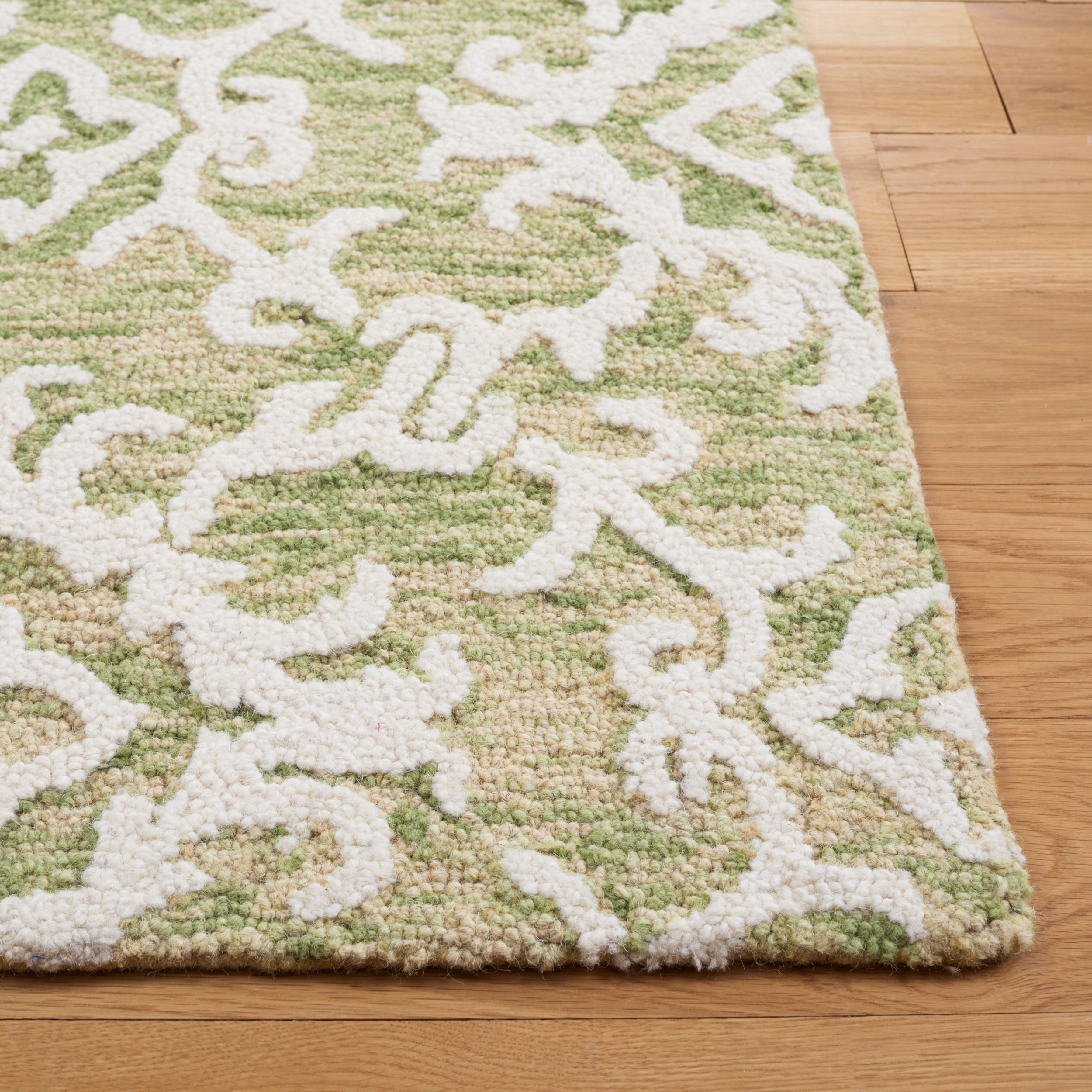 SAFAVIEH Blossom Cletus Damask Runner Rug, Light Green/Ivory, 2'3" x 8'