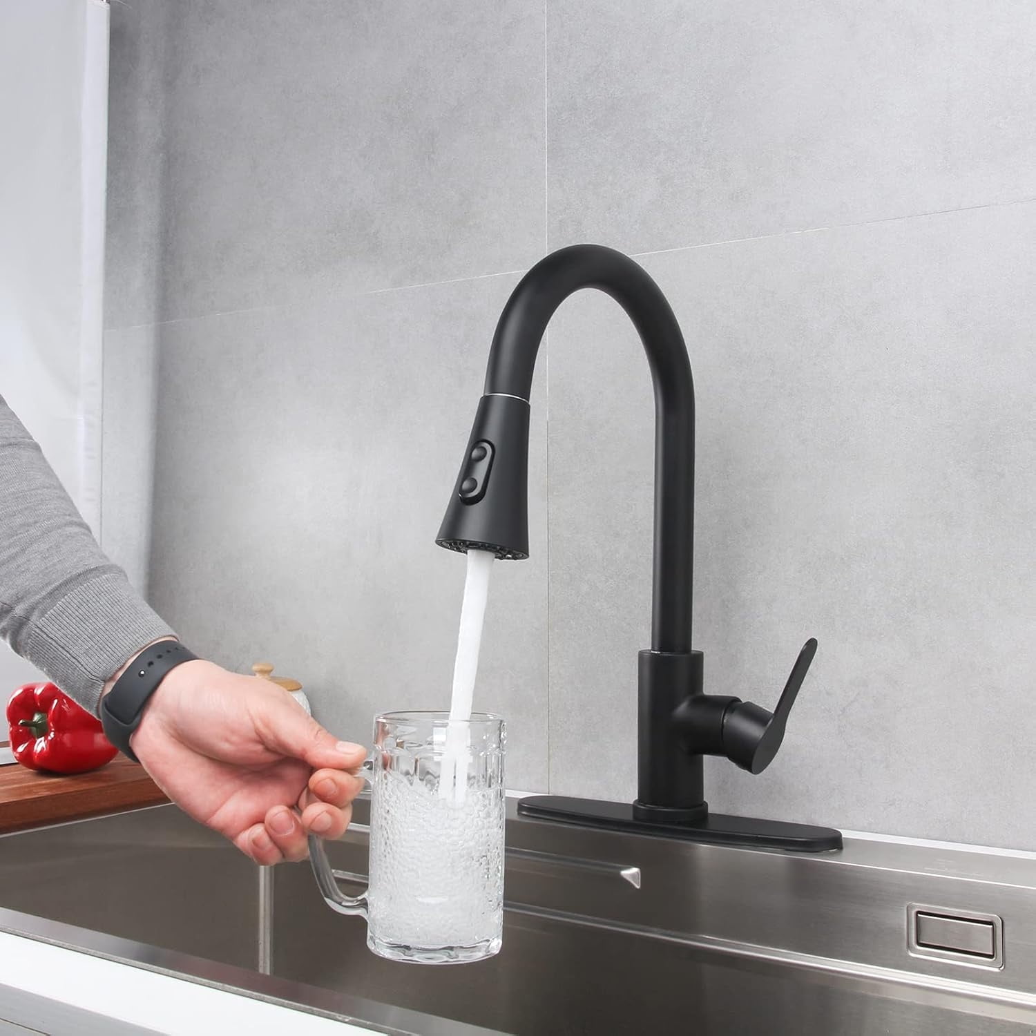 Single Handle Kitchen Faucet with Pull Down Sprayer Modern Stainless Steel Arc Kitchen Faucet Brushed Nickel, Commercial Kitchen Sink Faucet with Deck (Matte Black, with Pull Down Sprayer)