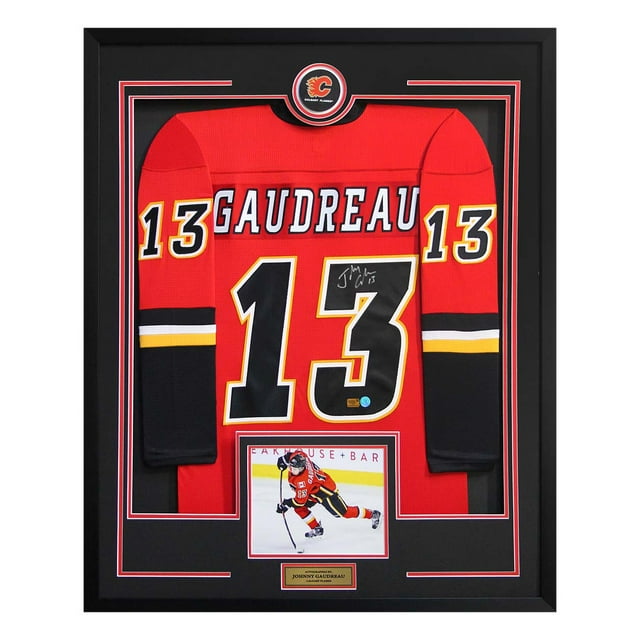 Johnny Gaudreau Logo de Rondelle des Flames de Calgary Signé Cadre de Chandail 36x44