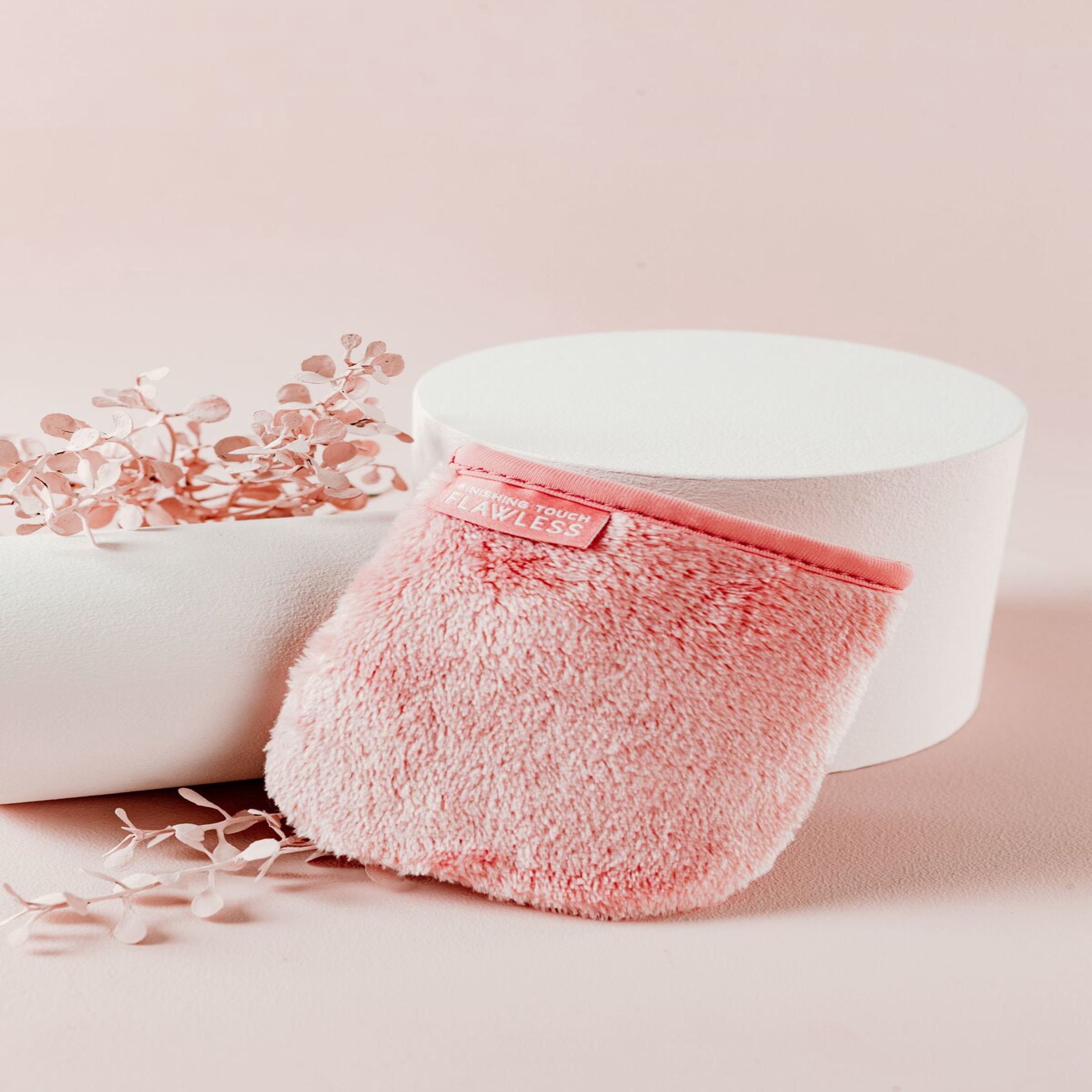 Finishing Touch Flawless Facial Mitt Makeup Remover, Pure Clean 7-Day Makeup Remover Cloth Set, Reusable Makeup Remover Pads, Face Wipes, Reusable Make Up Wipes, Clean and Clear Face