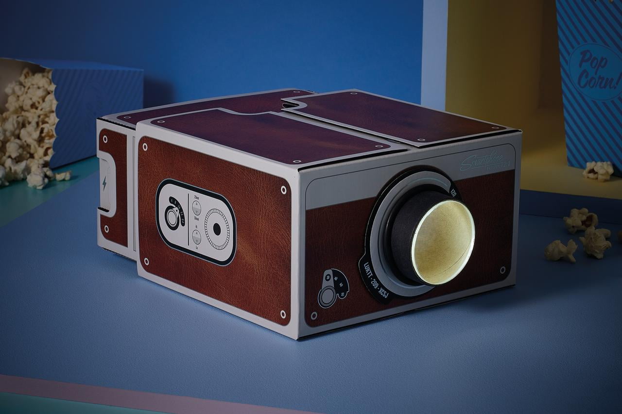 Luckies of London | Mini Smart Phone Projector | Wireless