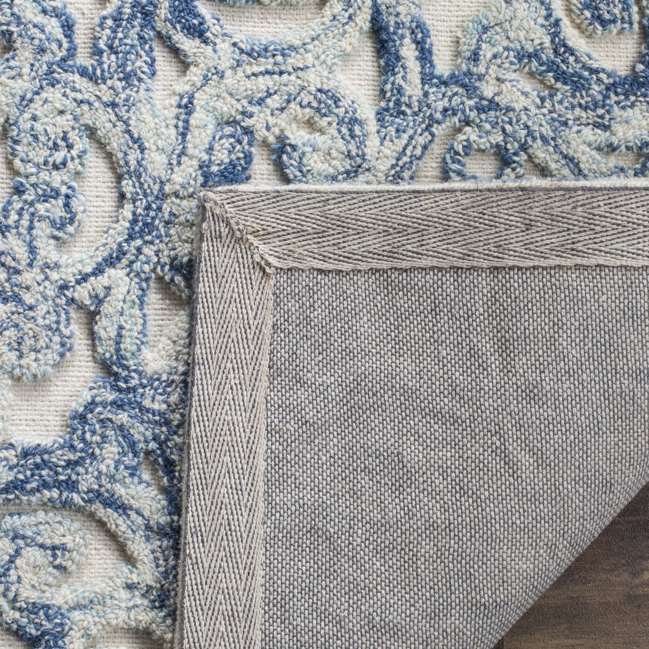 SAFAVIEH Trace Bryan Geometric Area Rug, Blue/Ivory, 2'6" x 4'