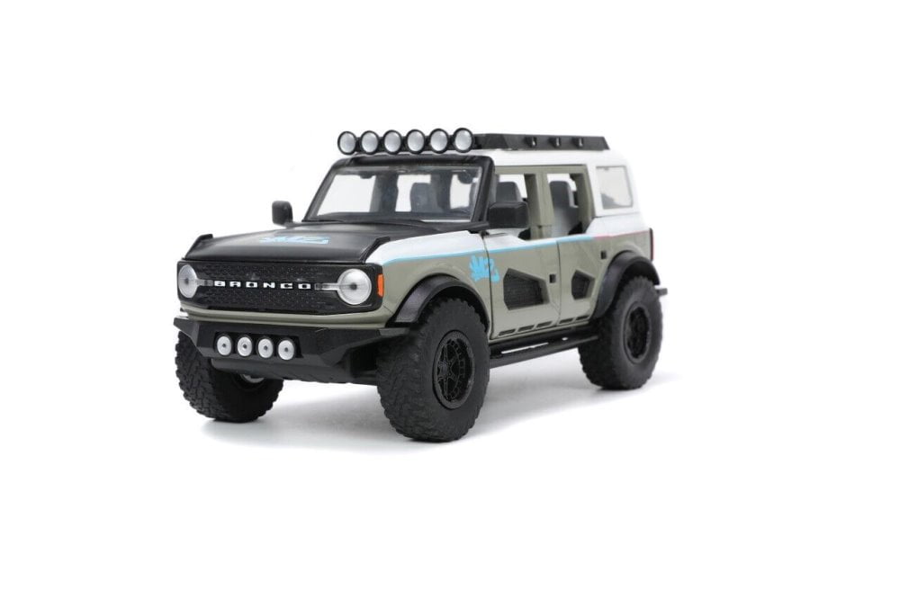 Diecast Car w/Display Turntable - 2021 Ford Bronco, Gray - Jada Toys 33299 - 1/24 Scale Diecast Car