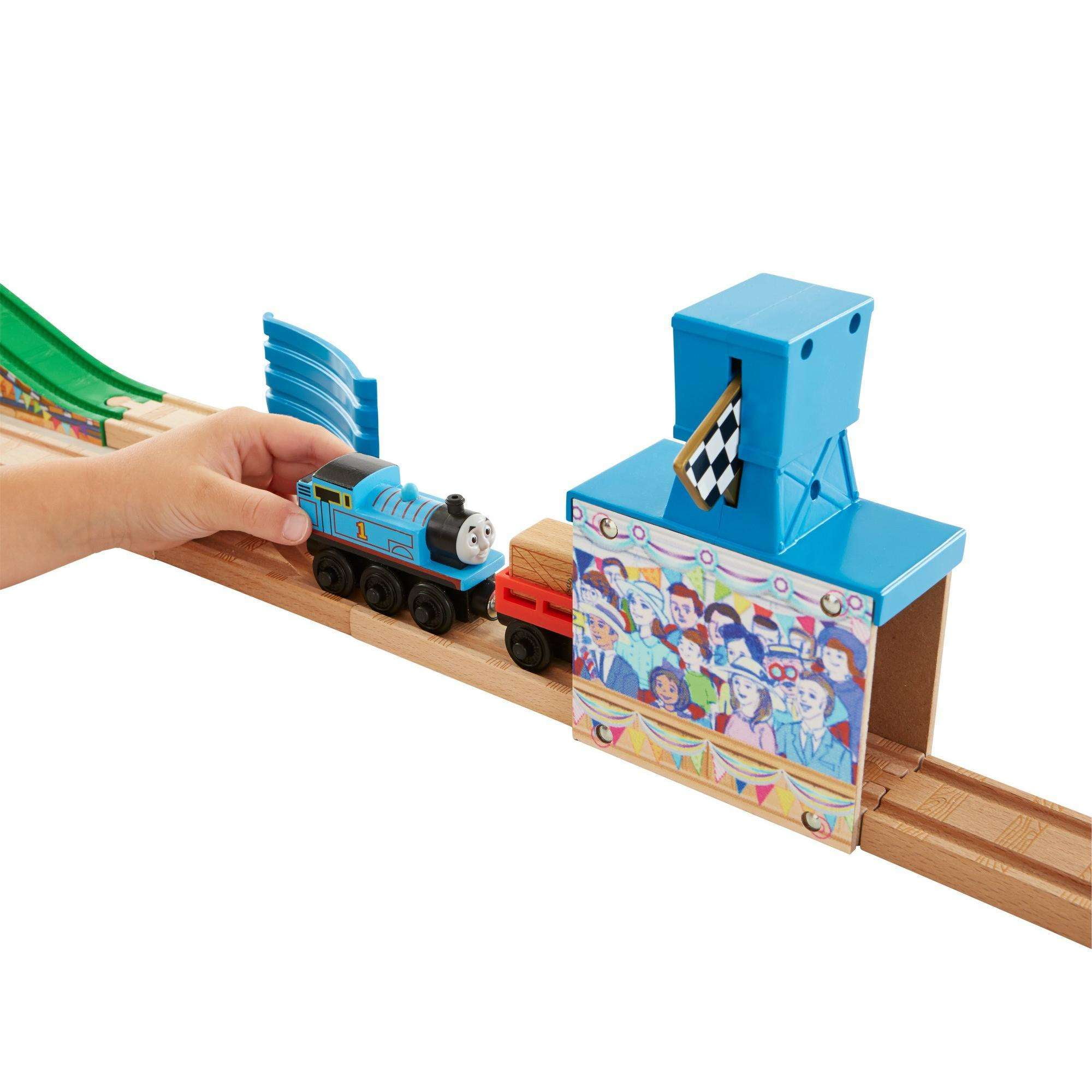 人気満点 Thomas & Railway/レースデーセット Wooden friends 知育玩具