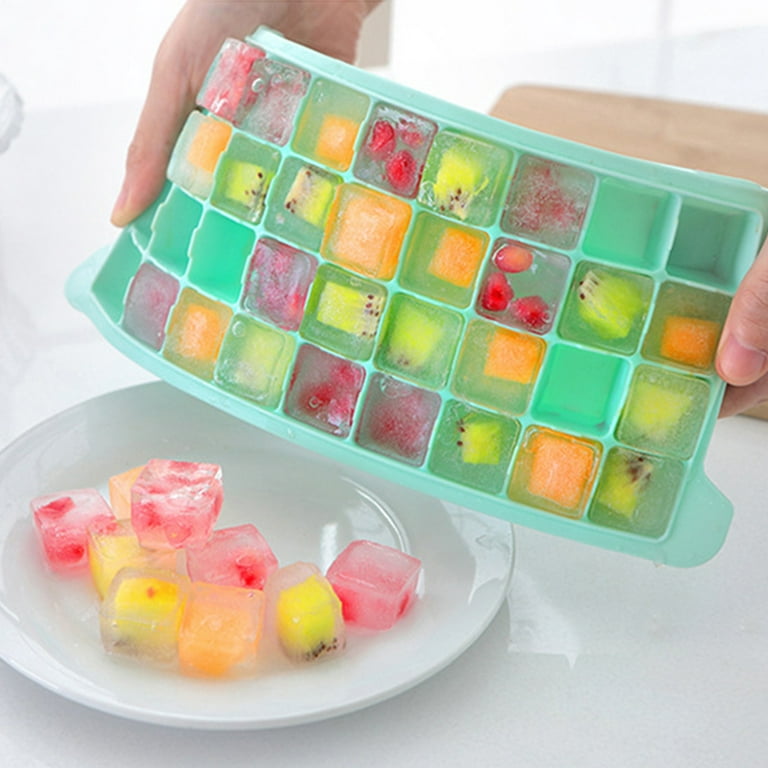 Wovilon Plastic Ice Cube Tray, Easy-Release & Flexible 16-Ice Cube Trays  with Spill-Resistant Removable Lid, Stackable Ice Trays with Covers for