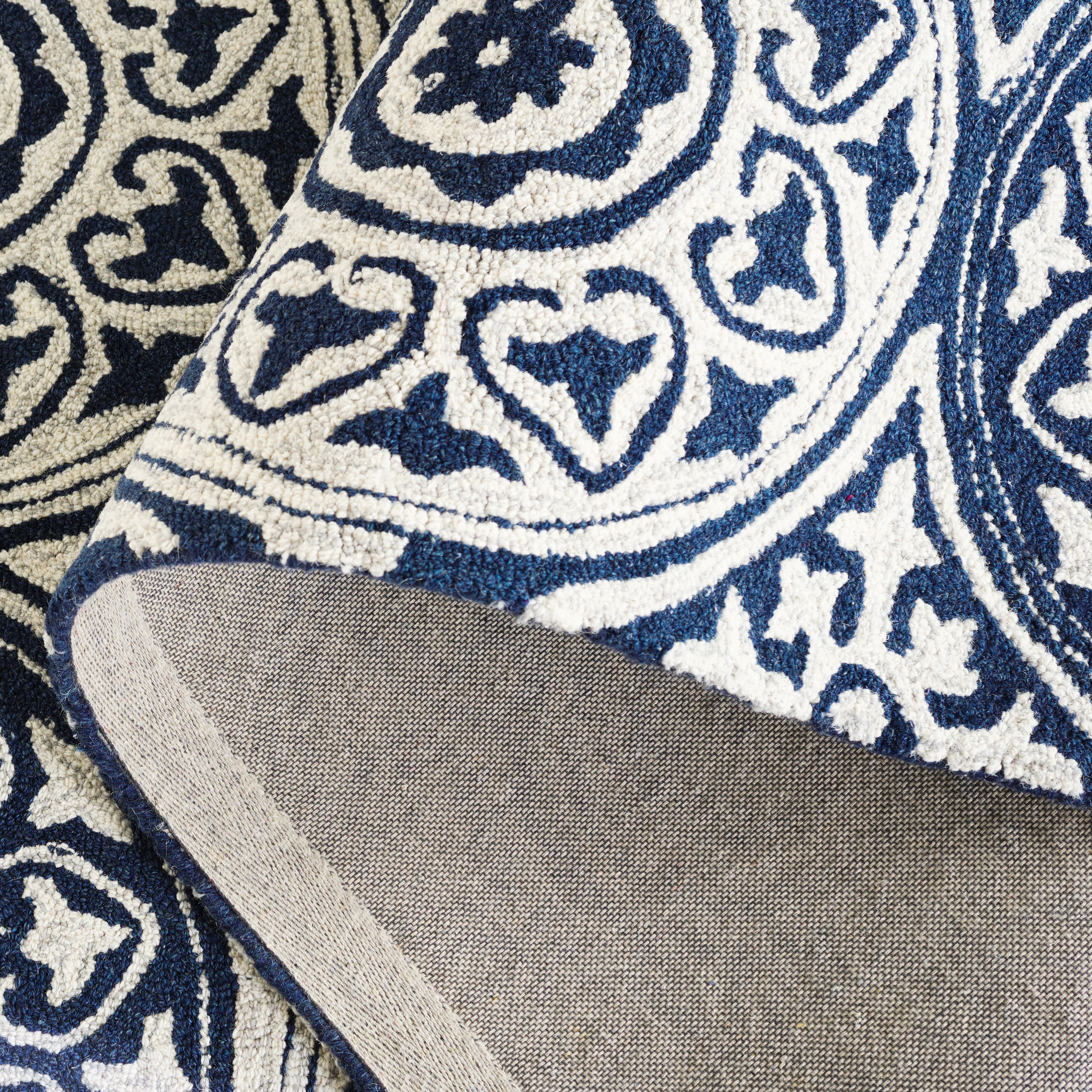 SAFAVIEH Metro Isador Geometric Area Rug, Blue/Ivory, 4' x 6'
