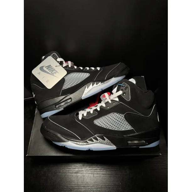 Size 10.5 - A i r-Jor-dan 5 Retro OG Black Metallic Reimagined (DS)