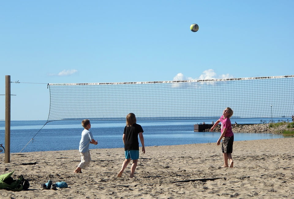 12 inch beach ball