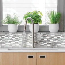 Smart Tiles Peel and Stick Backsplash, 5 Adhesive Tiles, Crescendo Grey/White, 9.72"x9.36"