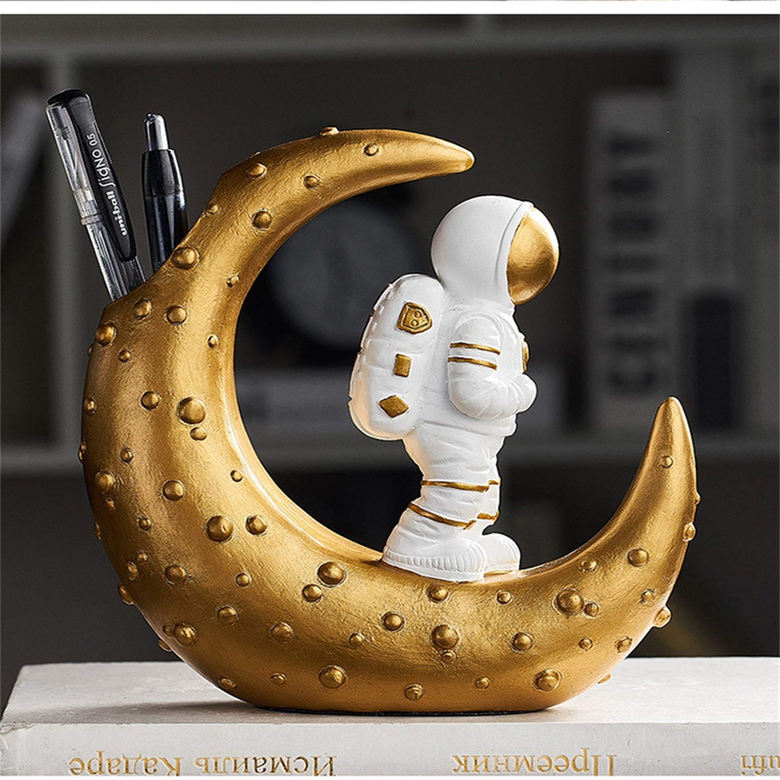 PVCS Astronaut Pen Holder Statue Resin Crafts Desktop Decoration