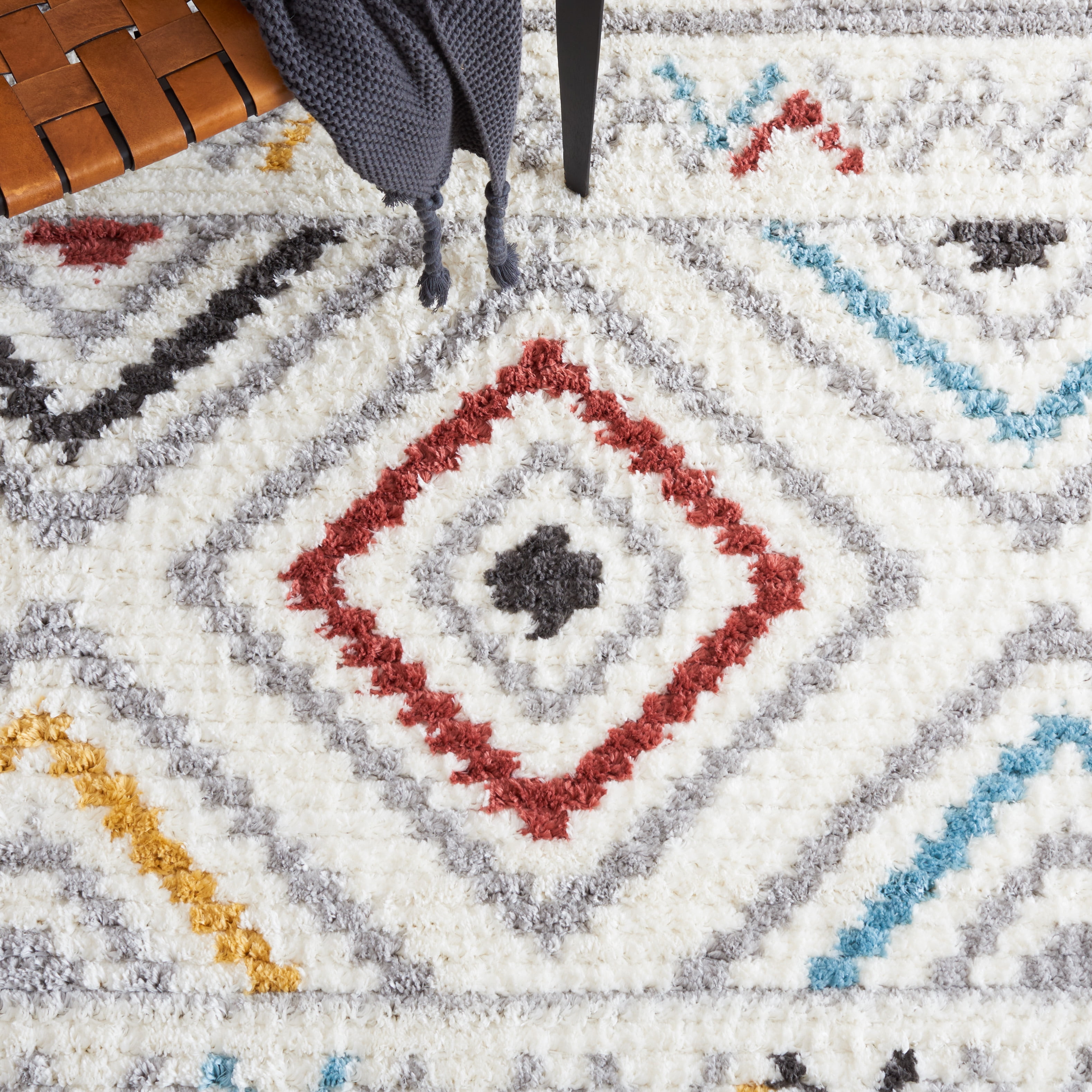 SAFAVIEH Marrakesh Gale Southwestern Polyester Area Rug, Ivory/Grey, 9' x 12'