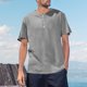 thumbnail image 1 of Blusas y camisas de manga corta y cuello redondo para hombre, estilo casual y moderno, de color liso, con botones, abertura en el dobladillo y manga corta., 1 of 9