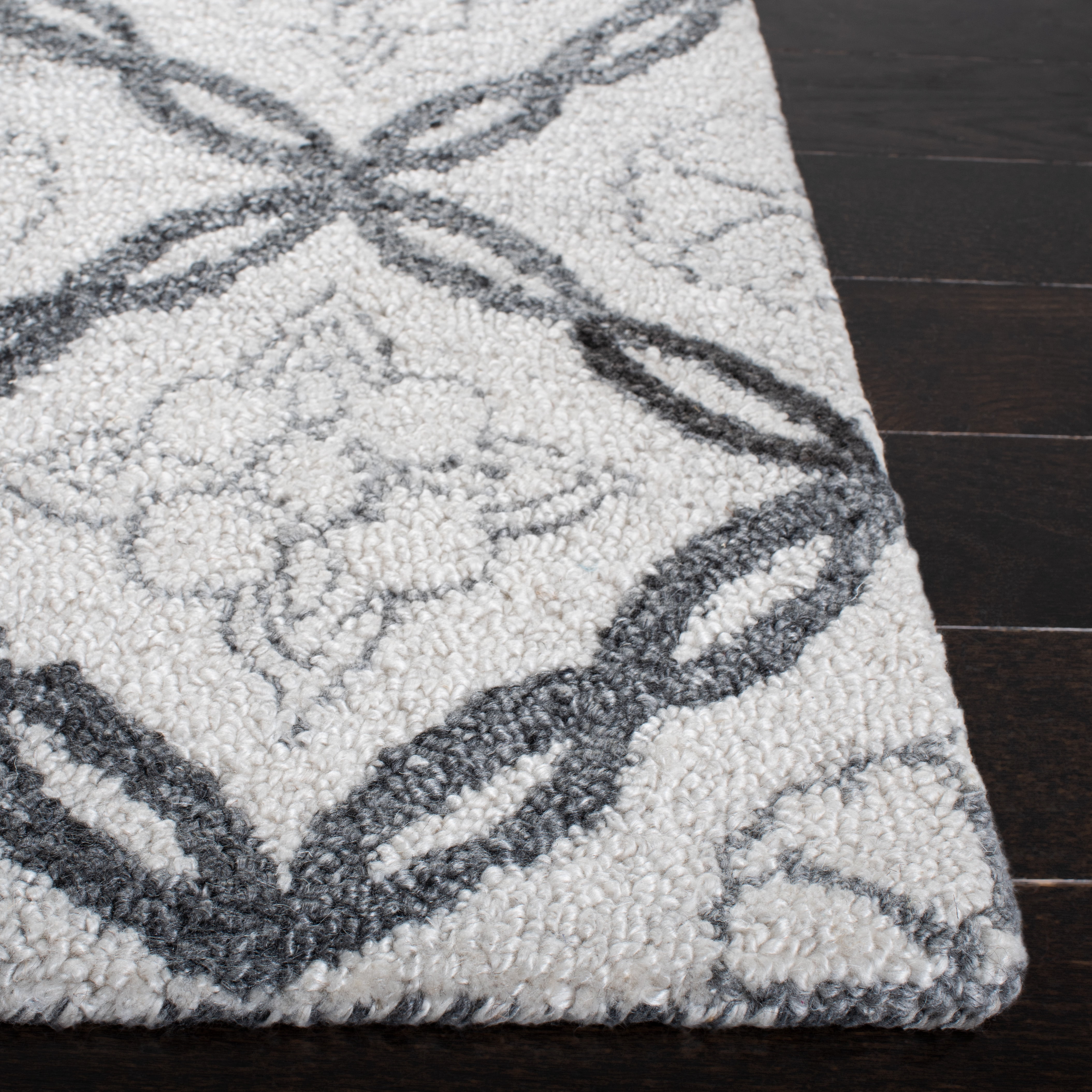 SAFAVIEH Marquee Anthony Geometric Area Rug, Ivory/Grey, 5' x 8'
