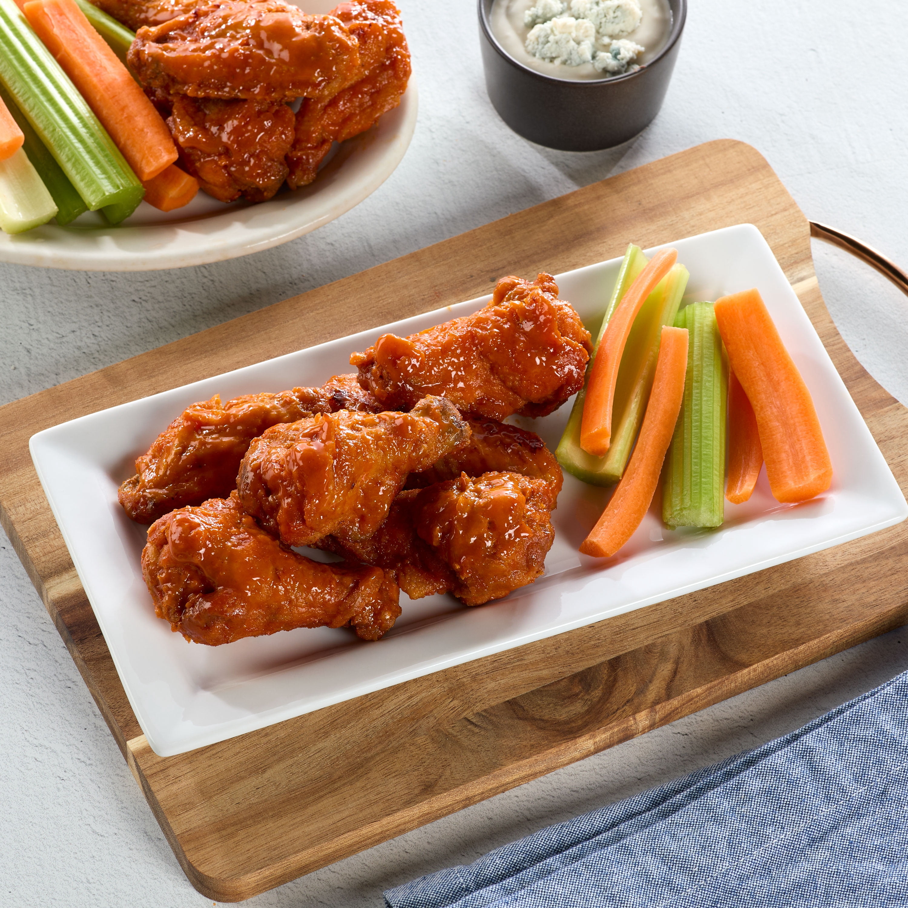 Freshness Guaranteed Hot and Ready-to-Eat Bone-in Buffalo Chicken Wing Tray, 10 Piece